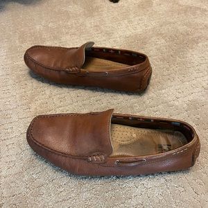 Brown/tan loafers